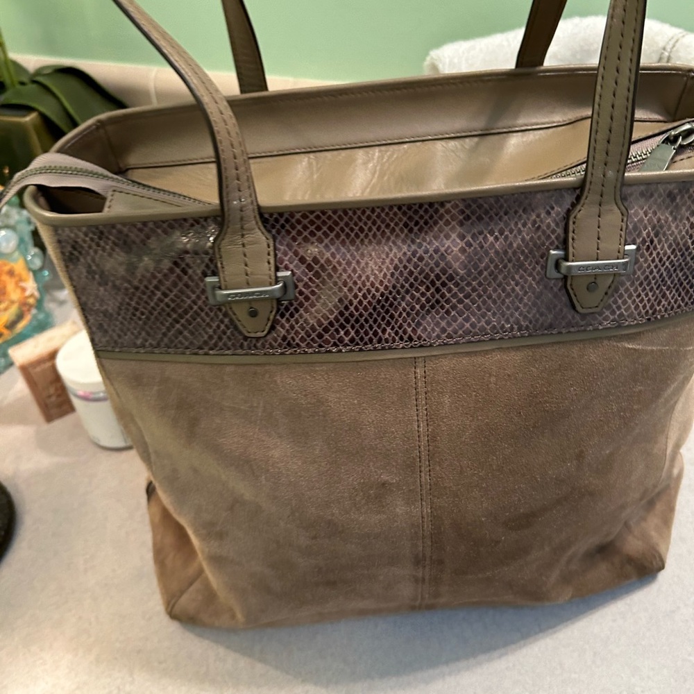 VINTAGE COACH SUEDE HANDBAG- VERY SOFT AND NICE